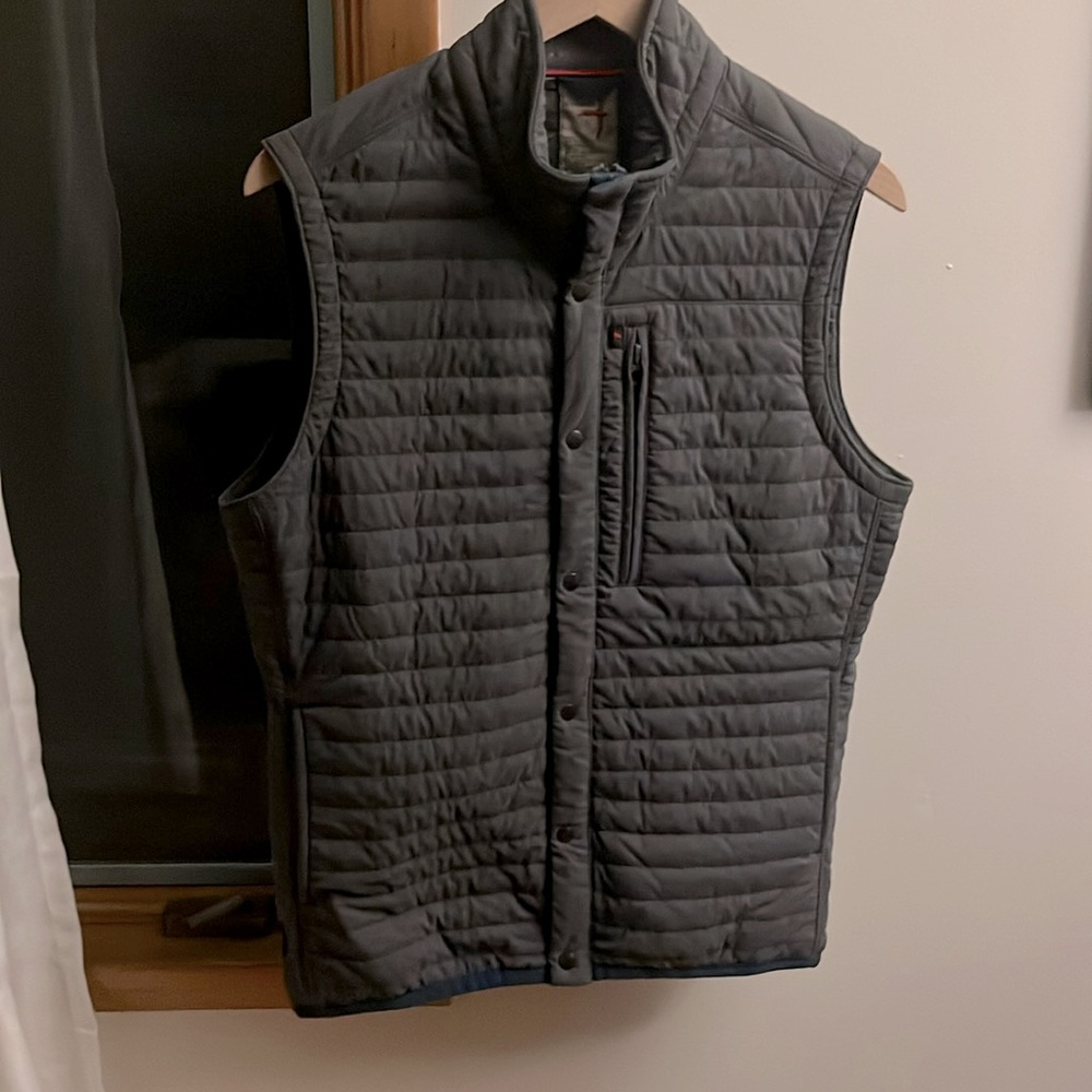 Relwen Windzip Vest Men’s Small
Color: Dark Grey